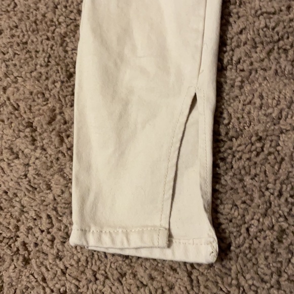 Like new Weworewhat jeans. Split hem 5 pocket style. Size 26 - Picture 3 of 5